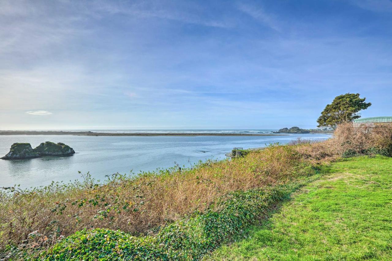 Smith River Vintage Cabin Oceanfront Deck And Views エクステリア 写真