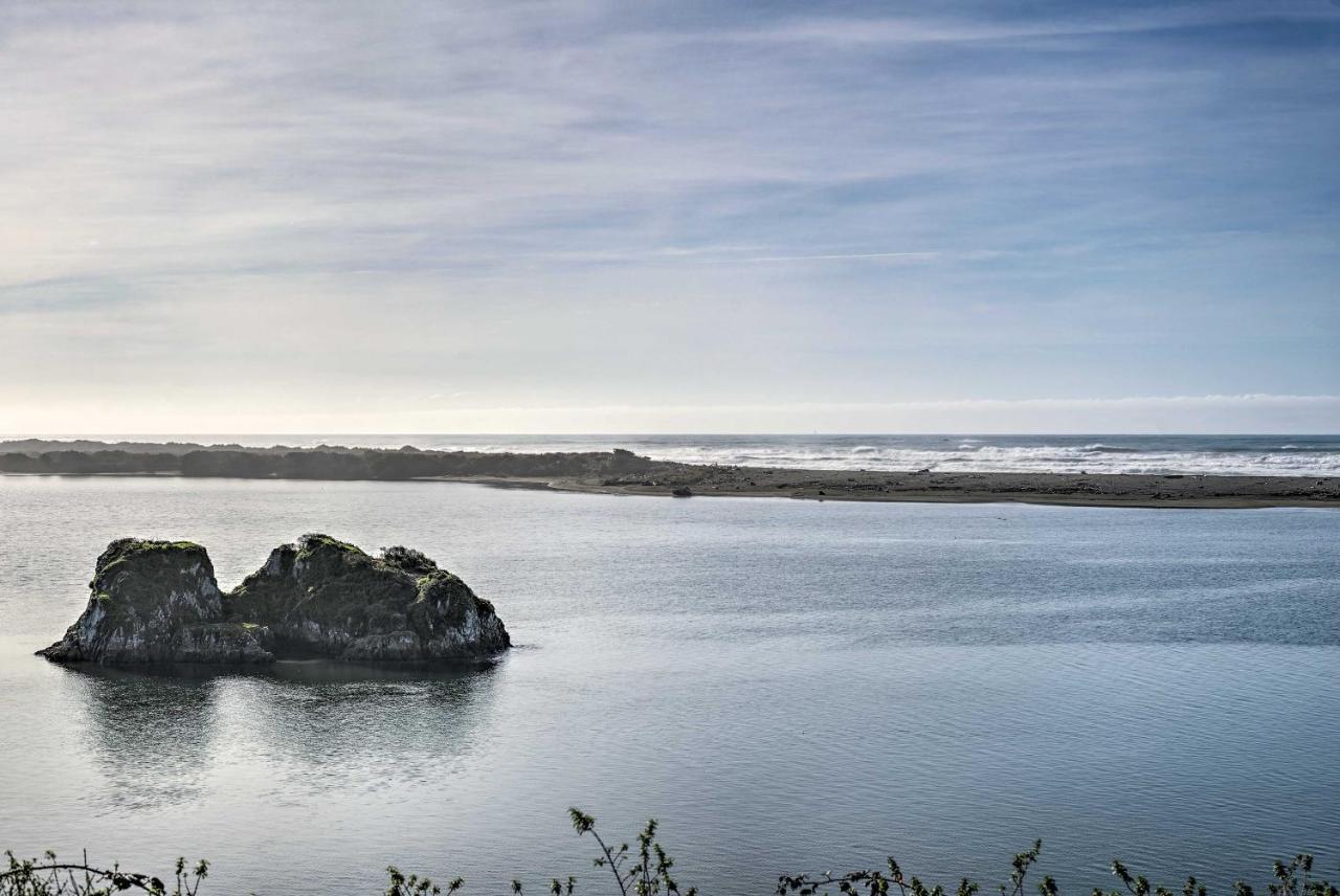 Smith River Vintage Cabin Oceanfront Deck And Views エクステリア 写真