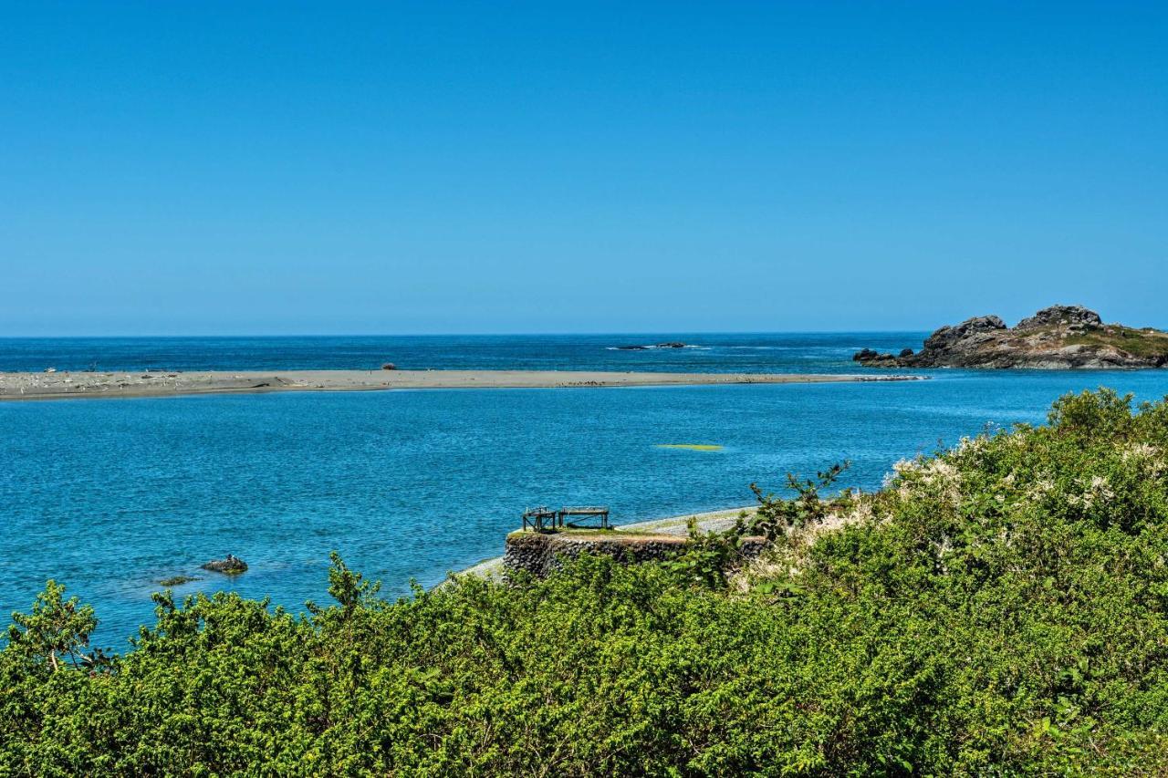 Smith River Vintage Cabin Oceanfront Deck And Views エクステリア 写真